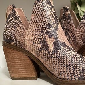 Vince Camuto booties